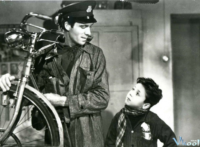 Xem Phim Kẻ Trộm Xe Đạp - Bicycle Thieves - Vkool.Net - Ảnh 2