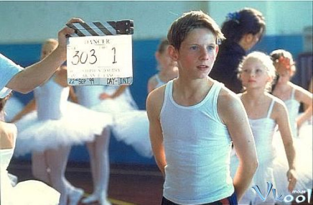 Xem Phim Cậu Bé Biết Múa - Billy Elliot - Vkool.Net - Ảnh 3